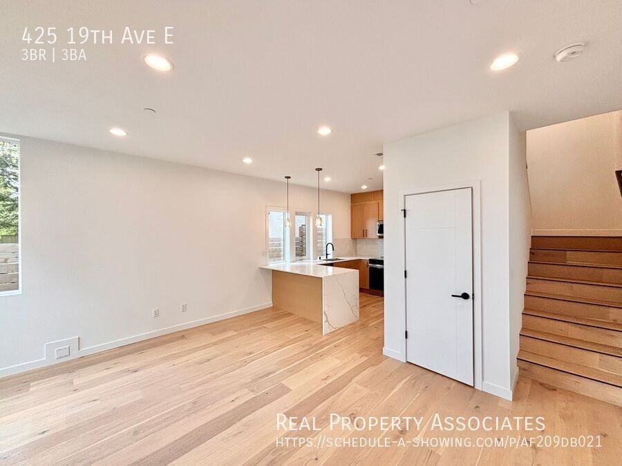 425 19th Ave E - Photo 2 of 35