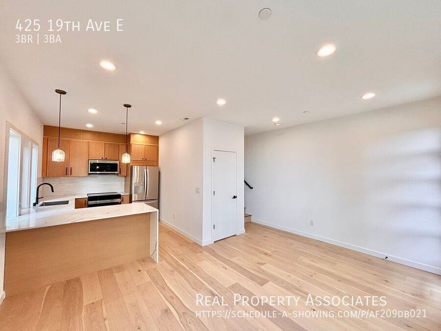 425 19th Ave E - Photo 6 of 35