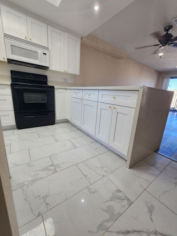 1166 Decker St #C - Photo 5 of 20