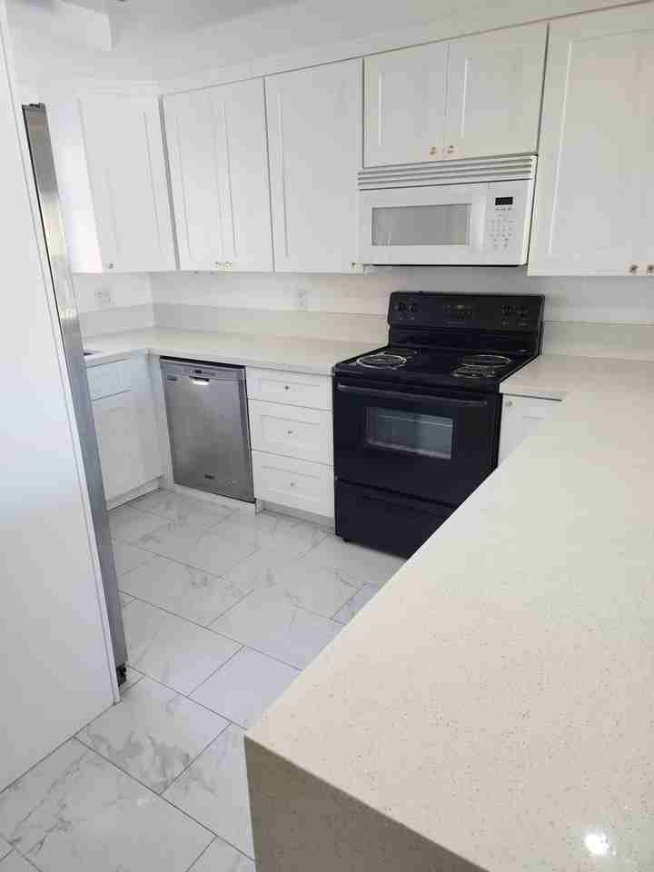 1166 Decker St #C - Photo 7 of 20