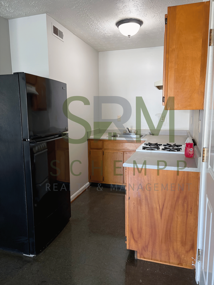 2614 W Jefferson St - Photo 5 of 10