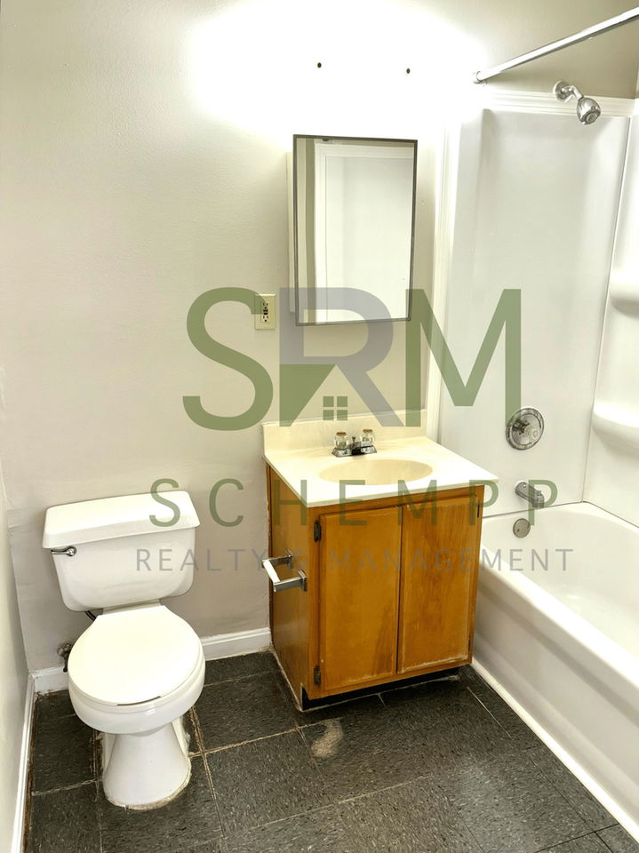 2614 W Jefferson St - Photo 6 of 10