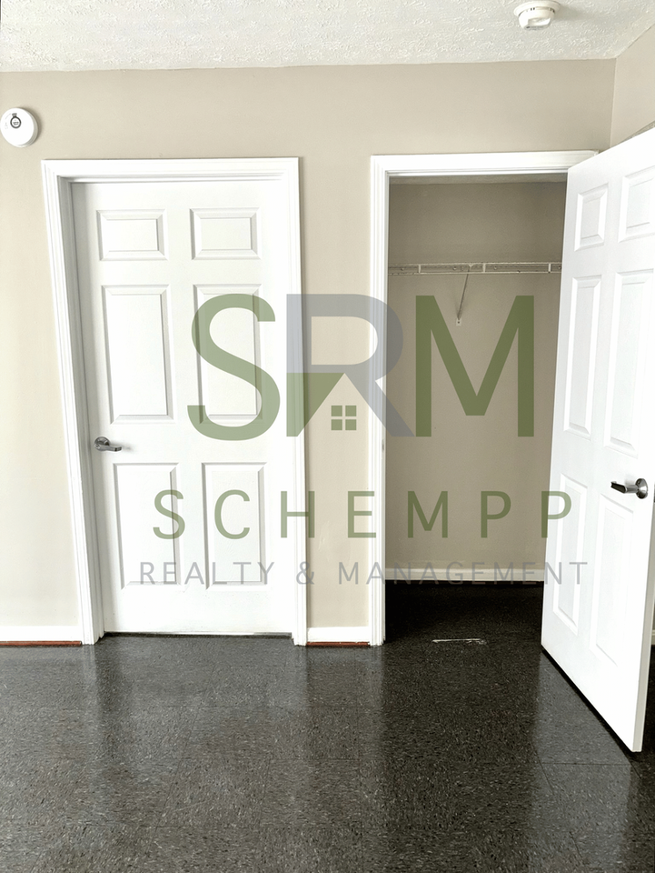 2614 W Jefferson St - Photo 7 of 10