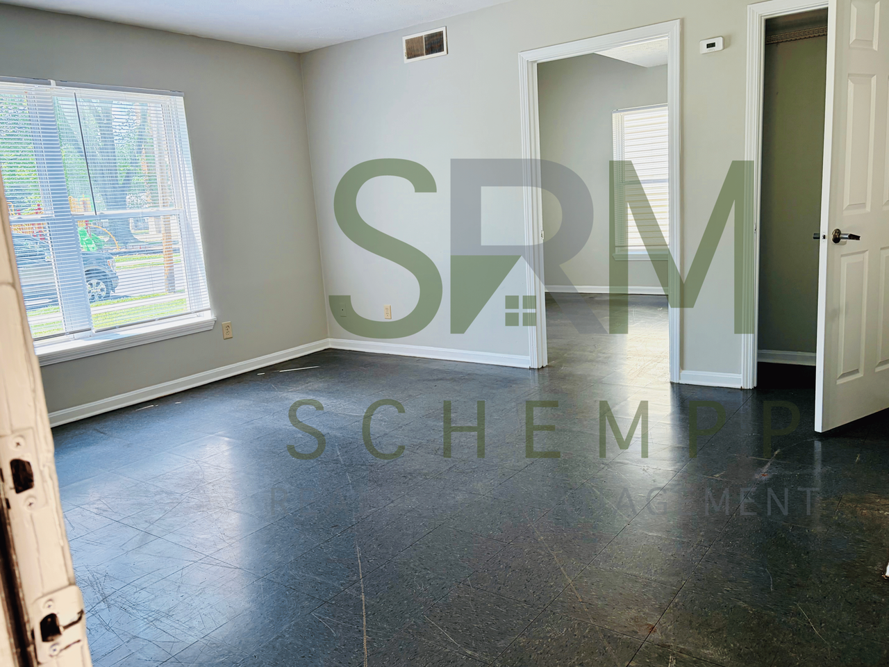 2433 Slevin St - Photo 2 of 11