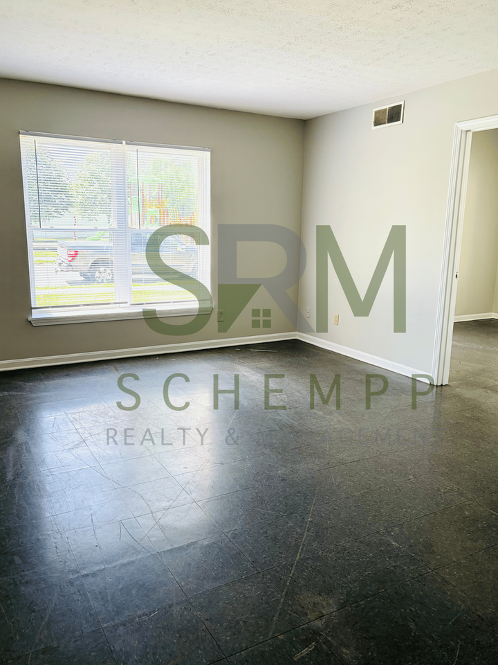 2433 Slevin St - Photo 3 of 11