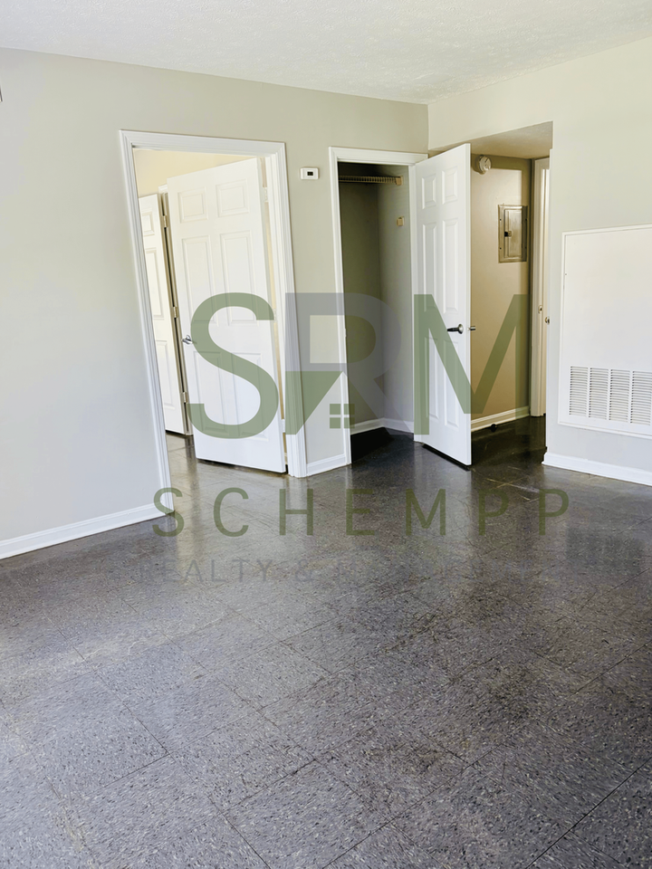 2433 Slevin St - Photo 7 of 11