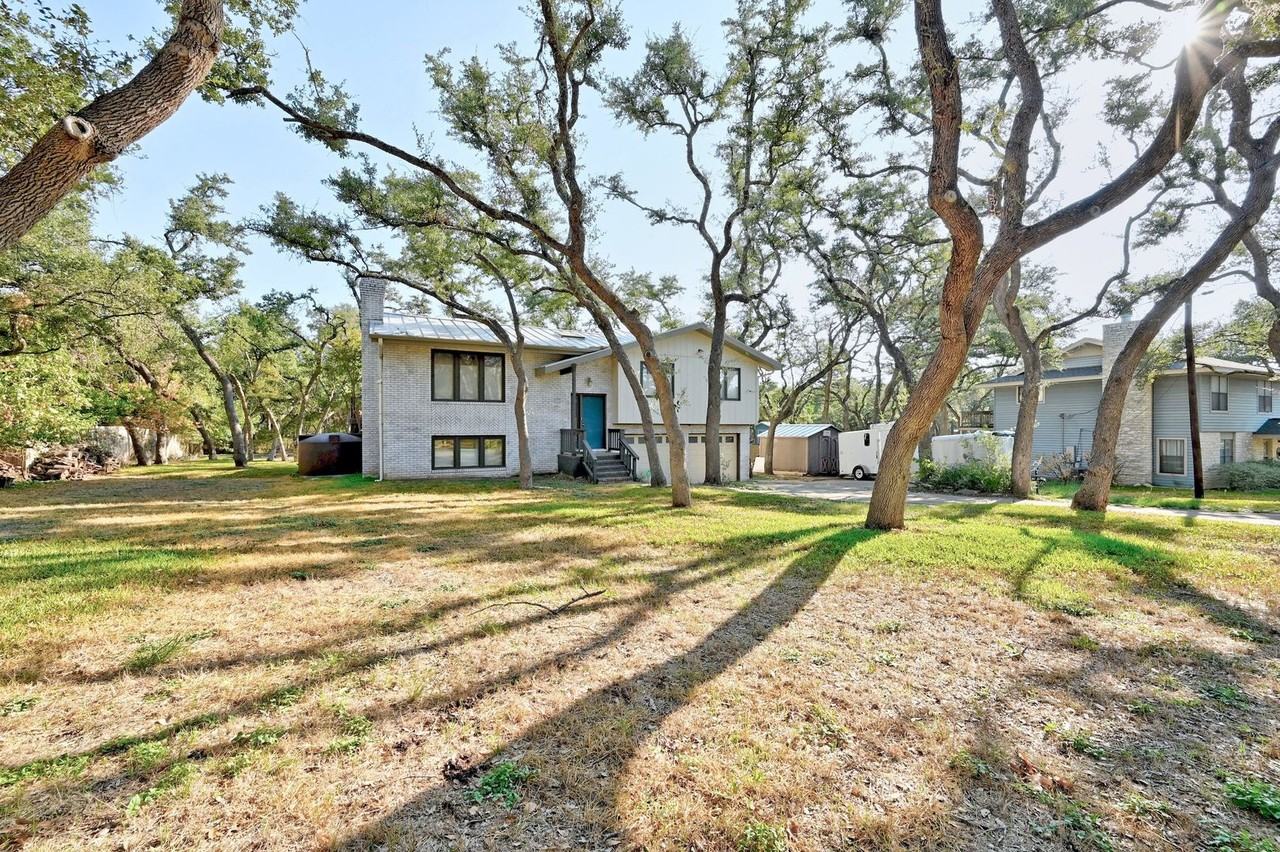 10102 Murmuring Creek Dr - Photo 2 of 32