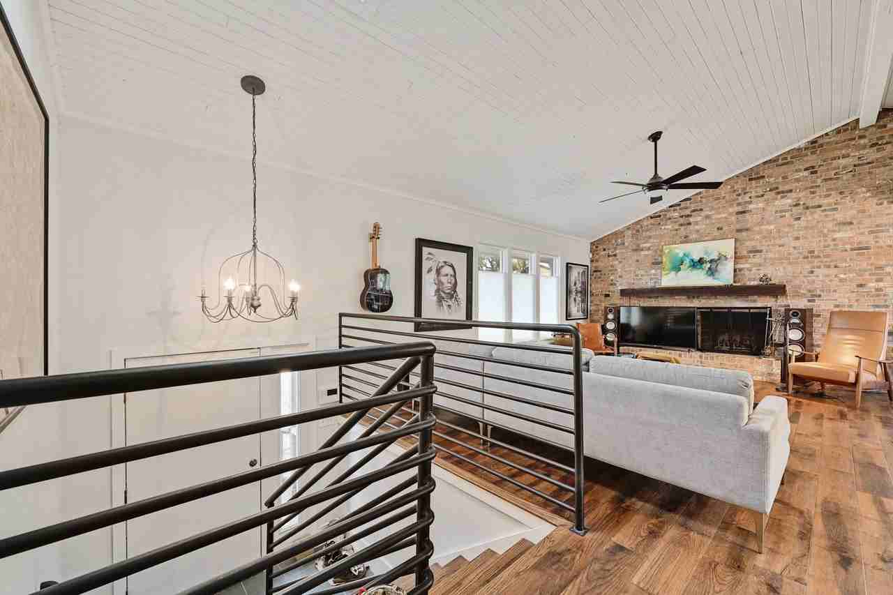 10102 Murmuring Creek Dr - Photo 6 of 32