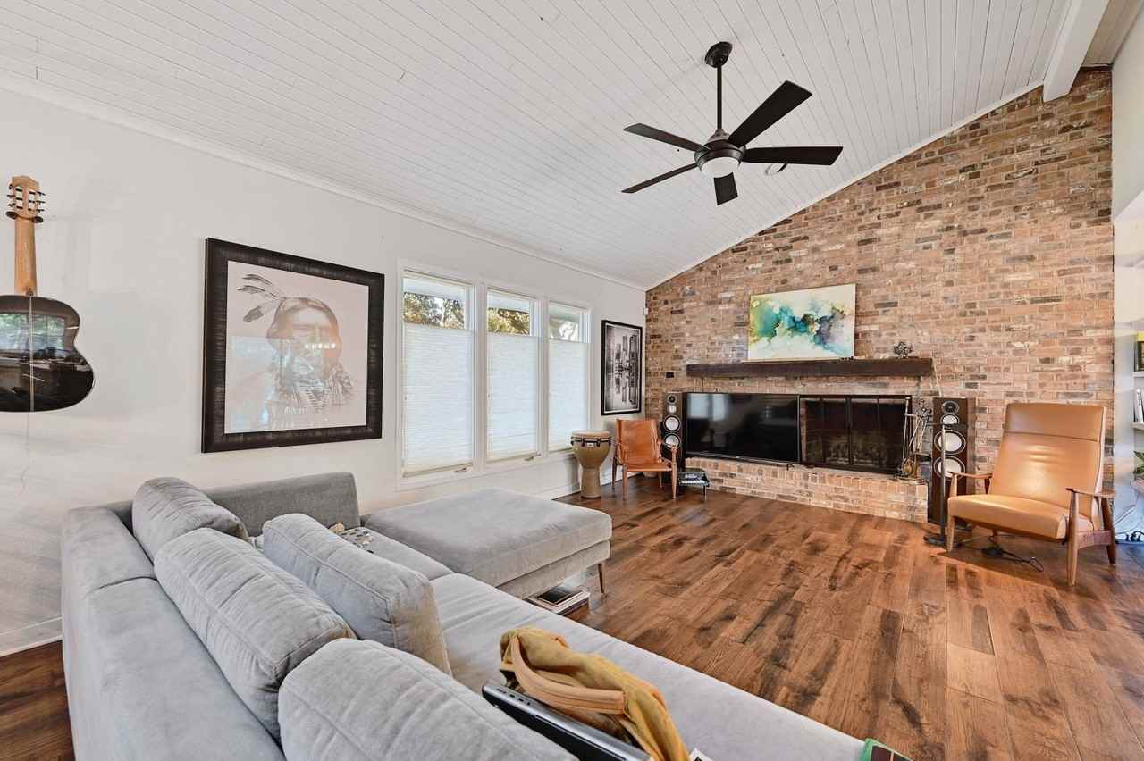 10102 Murmuring Creek Dr - Photo 7 of 32