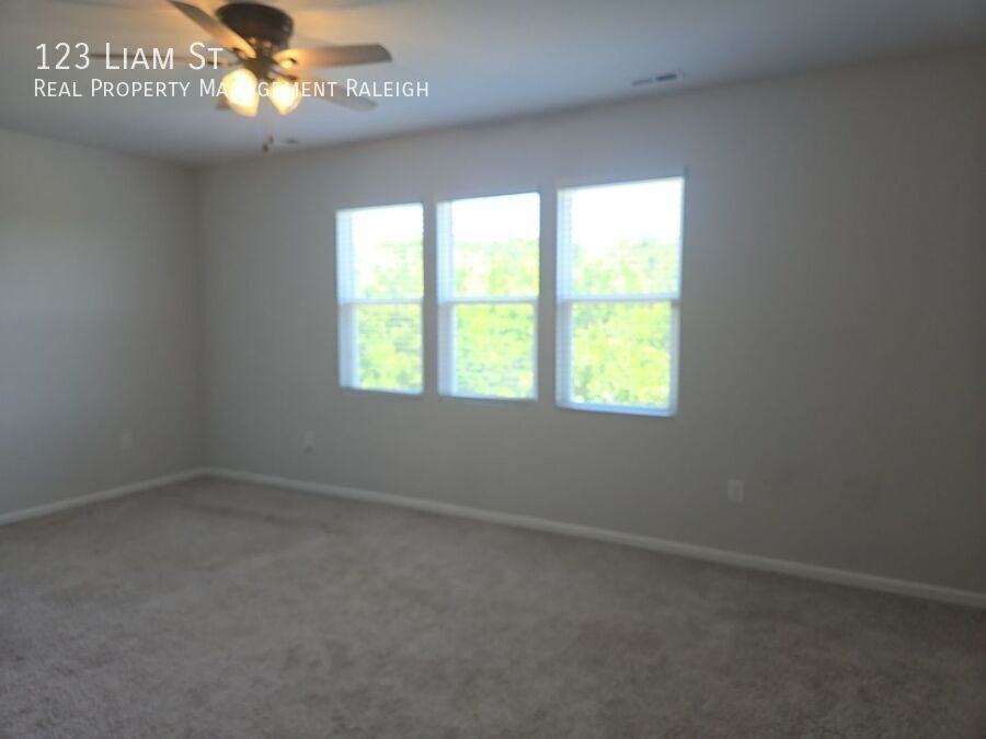 123 Liam St - Photo 5 of 13