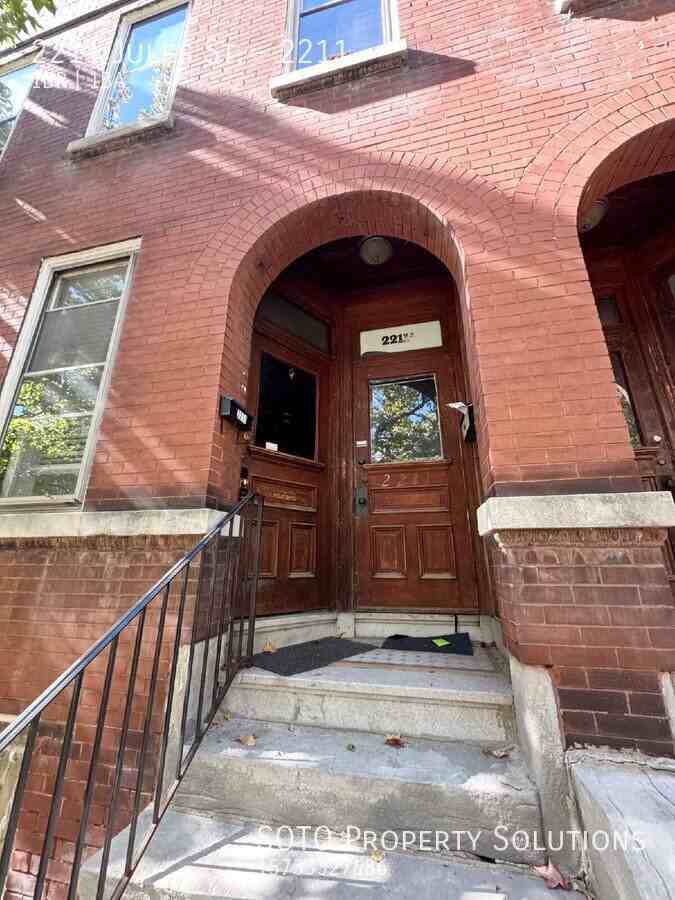 2211 Jules St #2211 - Photo 3 of 21