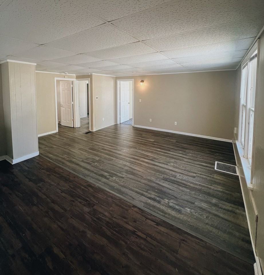 393 Pine Ave - Photo 3 of 15