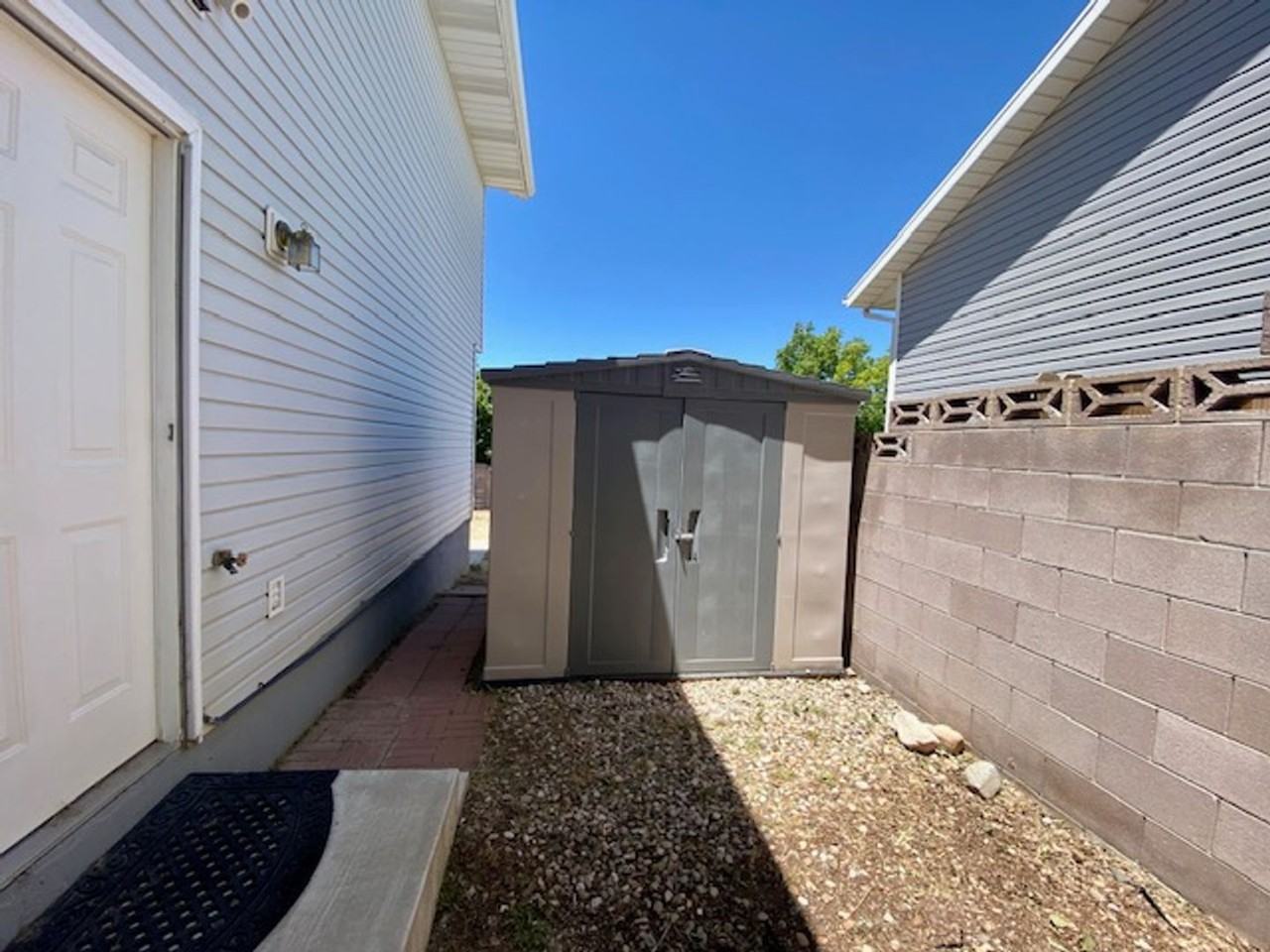 2215 N 475 E - Photo 7 of 45