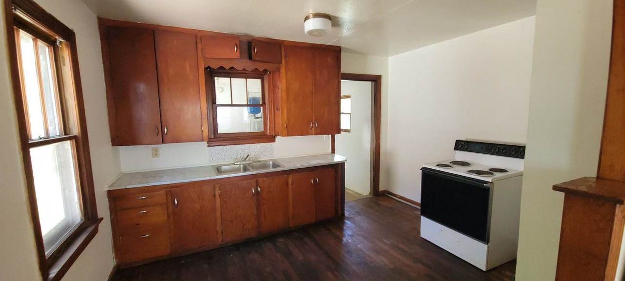 272 Cornelison St - Photo 2 of 6