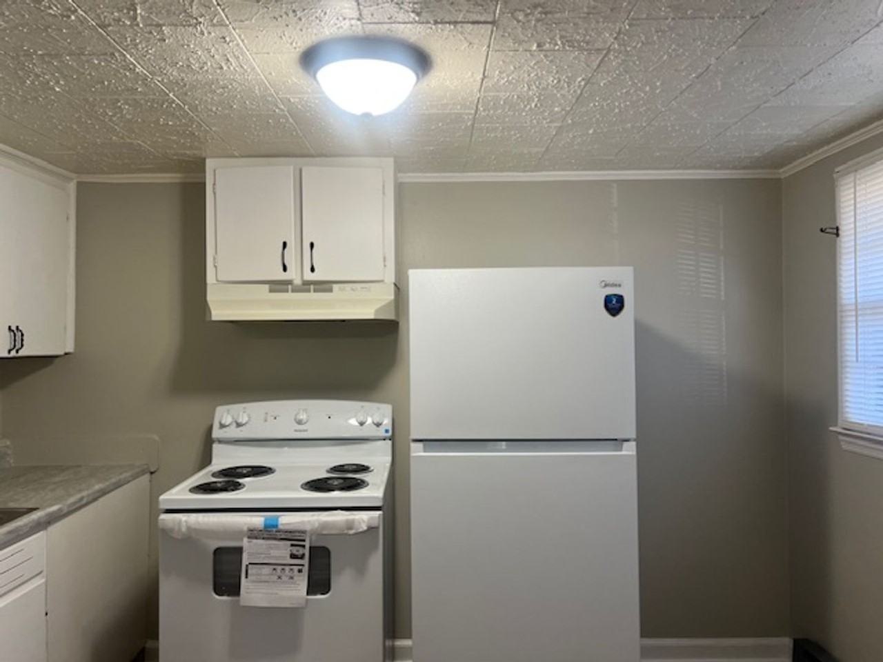 209 Johnson St - Photo 4 of 11