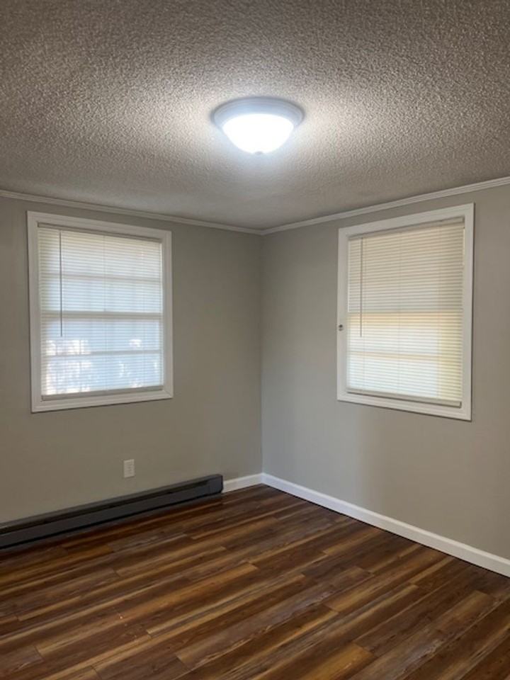 209 Johnson St - Photo 6 of 11