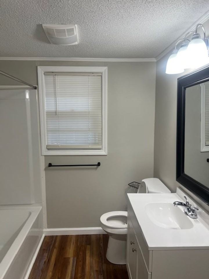 209 Johnson St - Photo 7 of 11