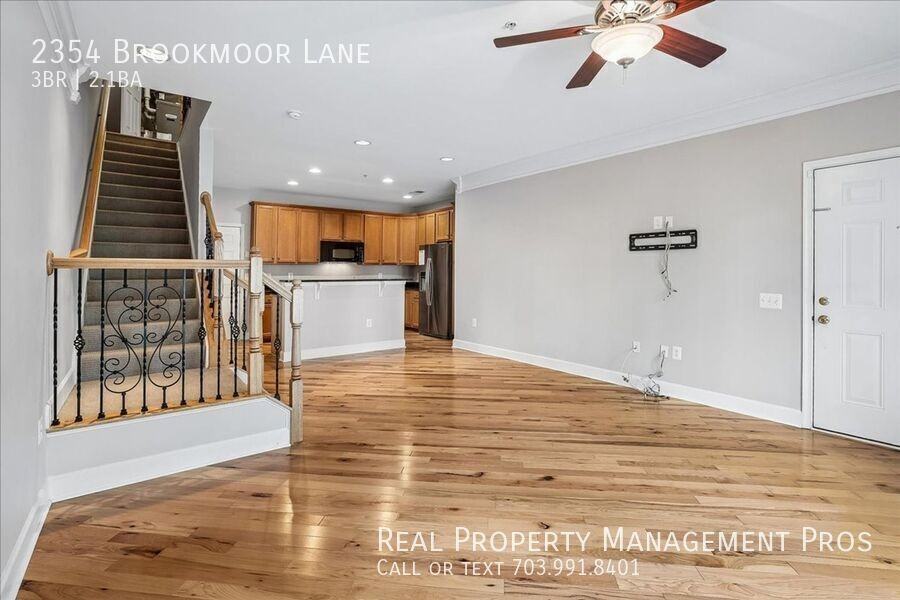 2354 Brookmoor Ln - Photo 4 of 30