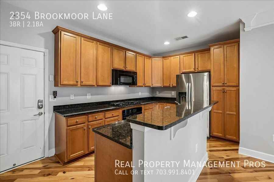 2354 Brookmoor Ln - Photo 7 of 30