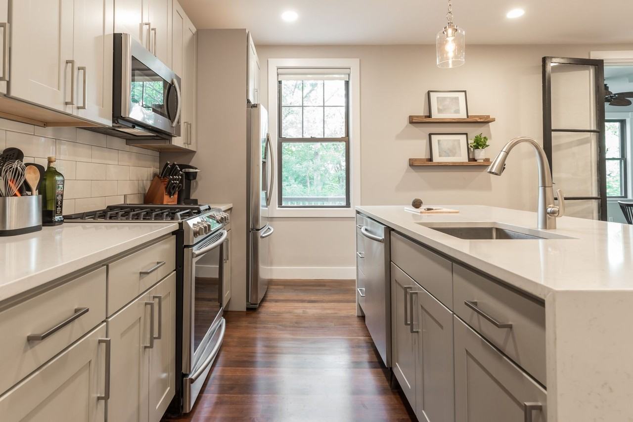 63 Beech Glen St - Photo 3 of 8