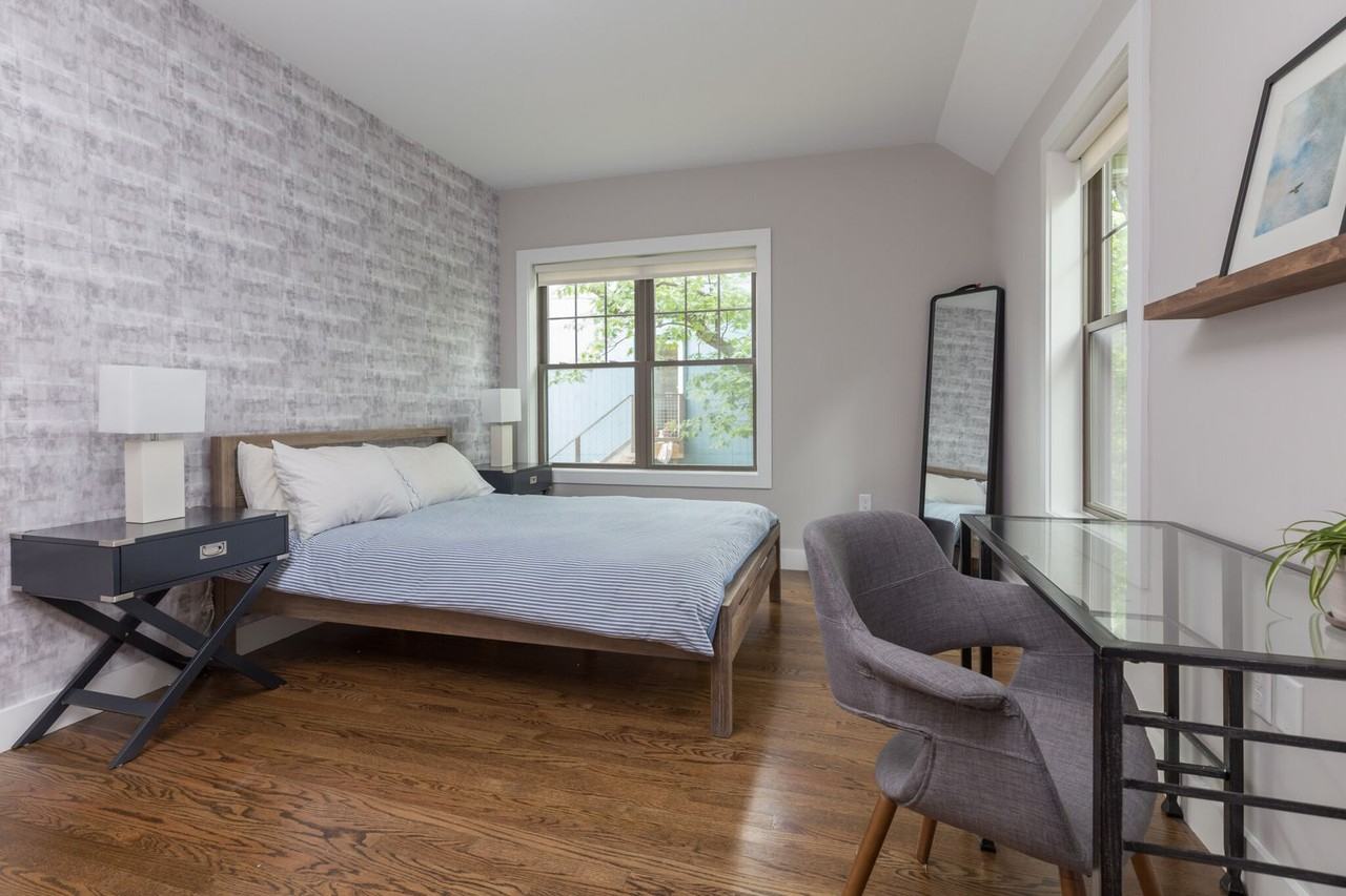 63 Beech Glen St - Photo 5 of 8