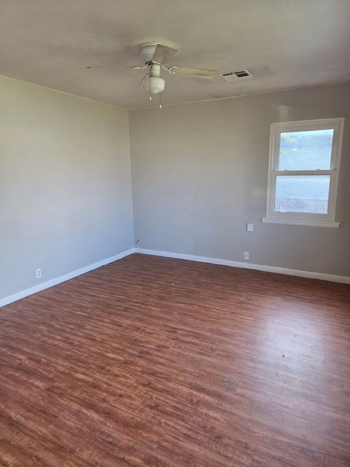 1505 Adams St - Photo 2 of 13