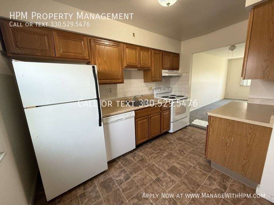 222 Northwest Ave #C - Photo 3 of 8