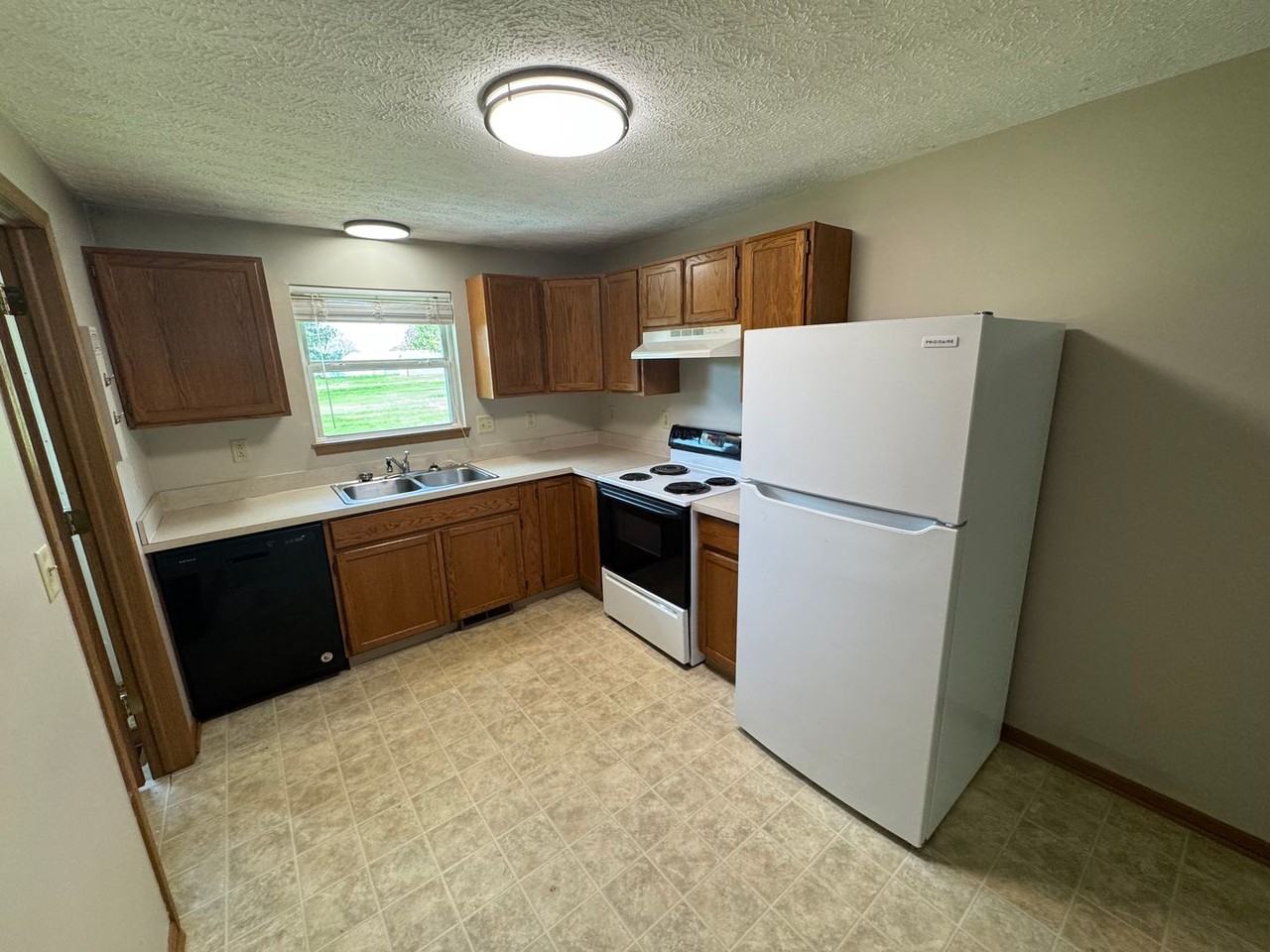 639B W Highland Ave - Photo 5 of 9