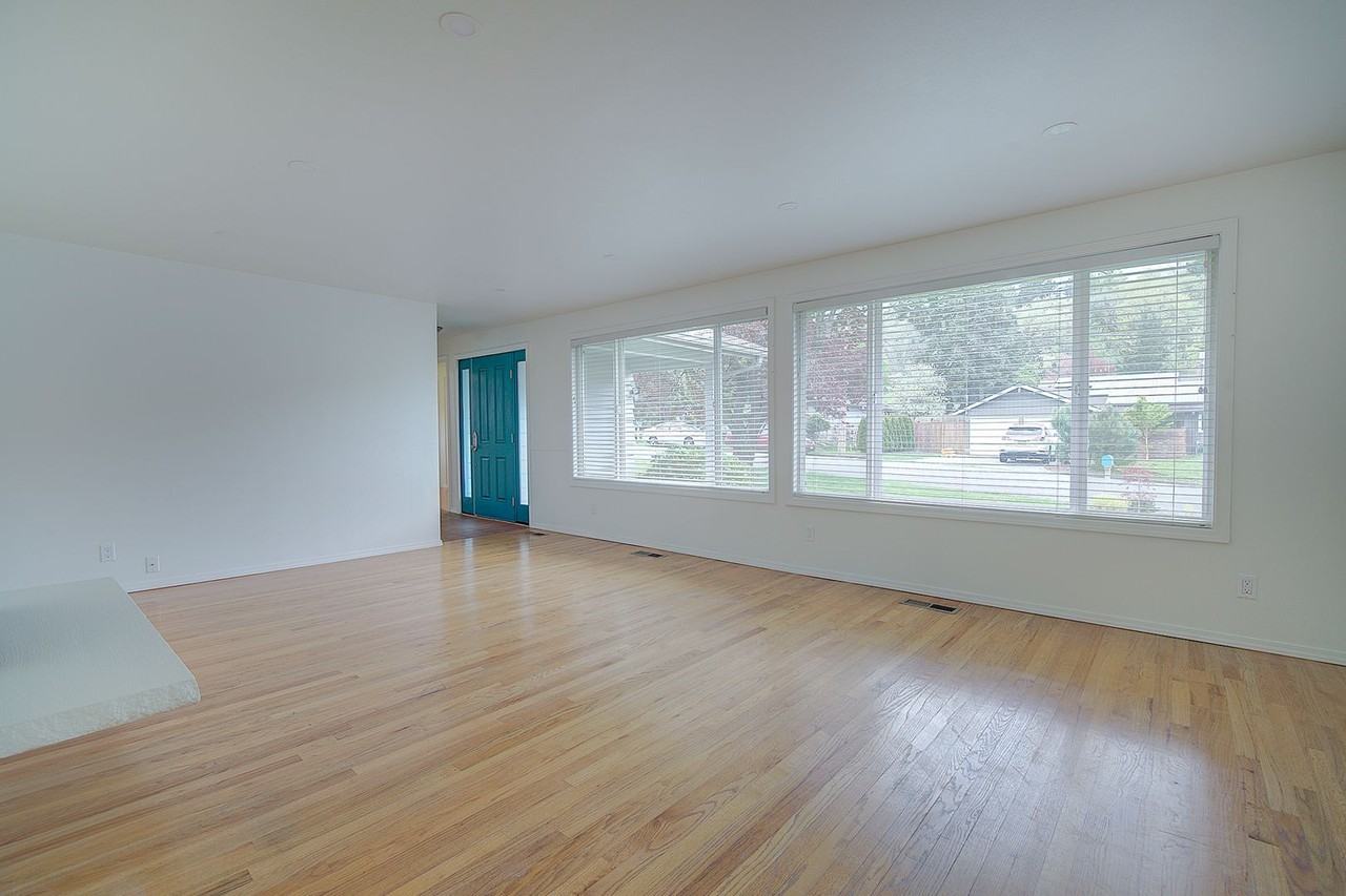 3470 77th Pl Se - Photo 3 of 23