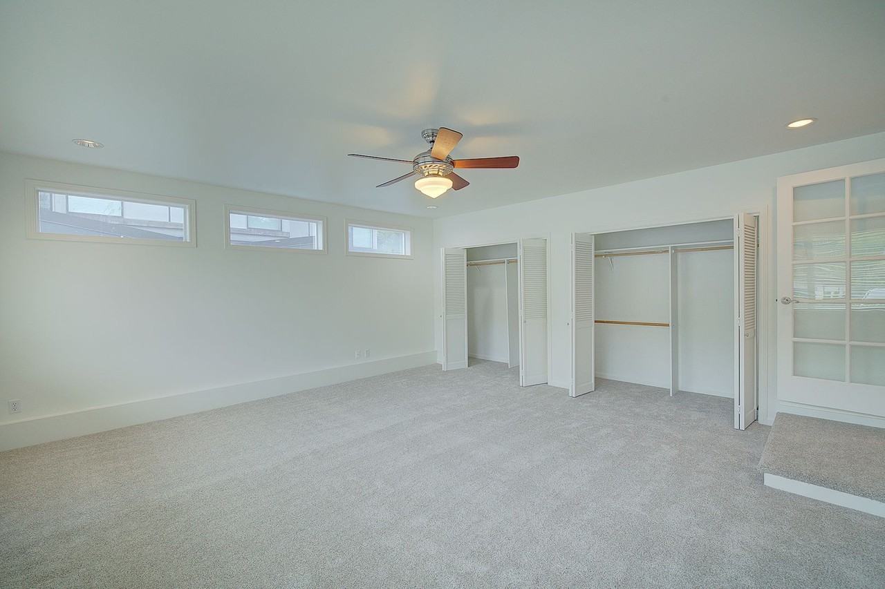 3470 77th Pl Se - Photo 4 of 23