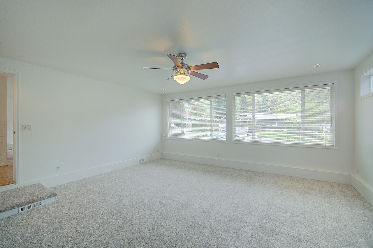 3470 77th Pl Se - Photo 5 of 23