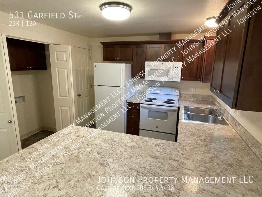 531 W Garfield St - Photo 4 of 12