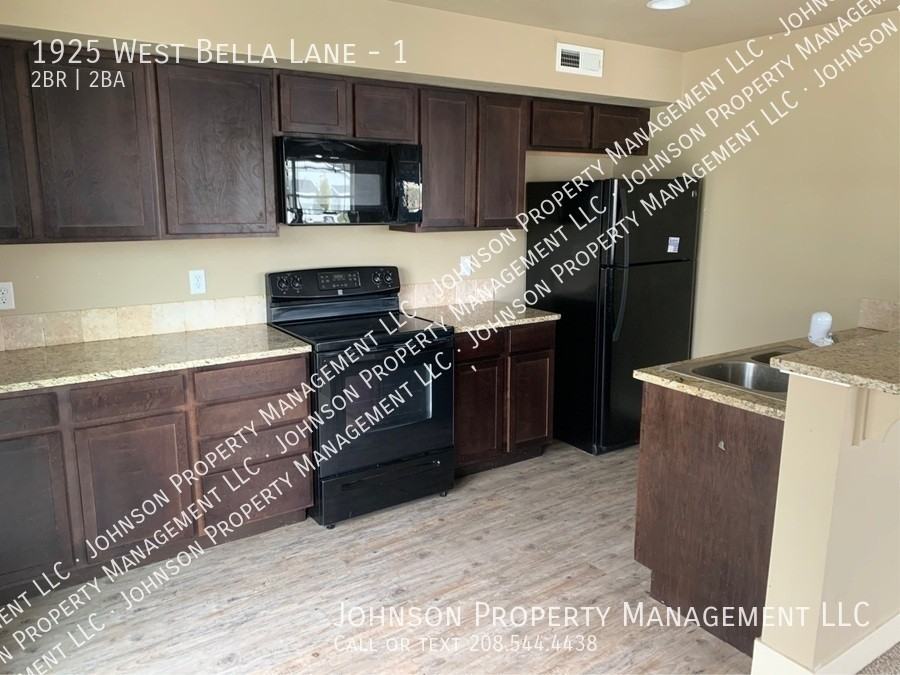 1925 W Bella Ln #1 - Photo 2 of 11