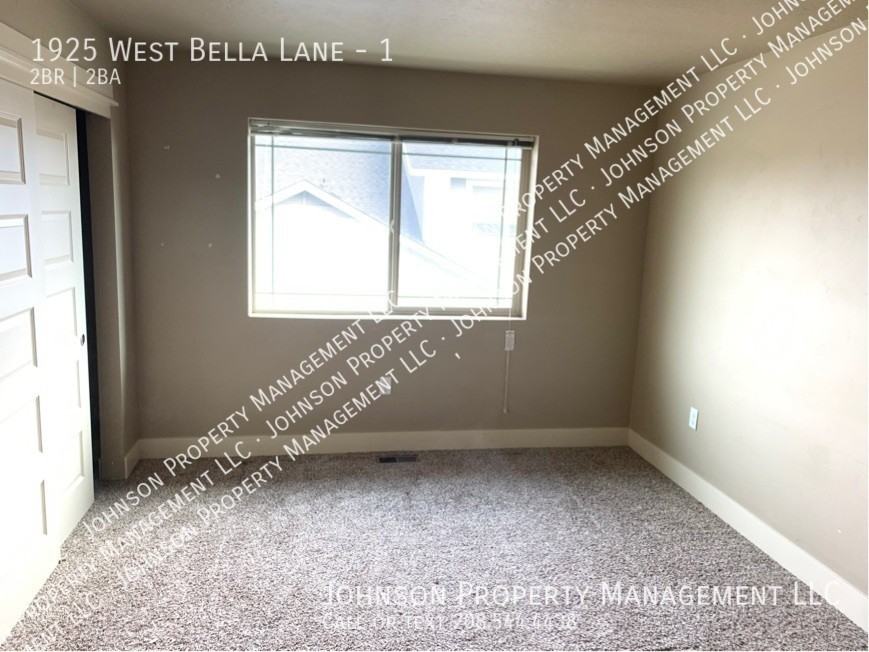 1925 W Bella Ln #1 - Photo 5 of 11