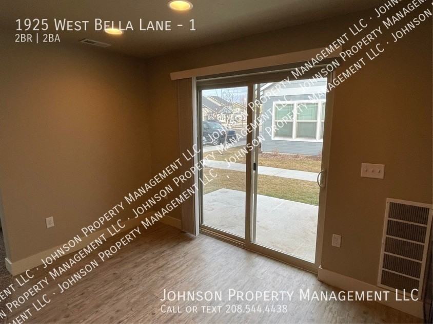 1925 W Bella Ln #1 - Photo 6 of 11