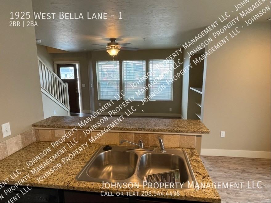 1925 W Bella Ln #1 - Photo 7 of 11