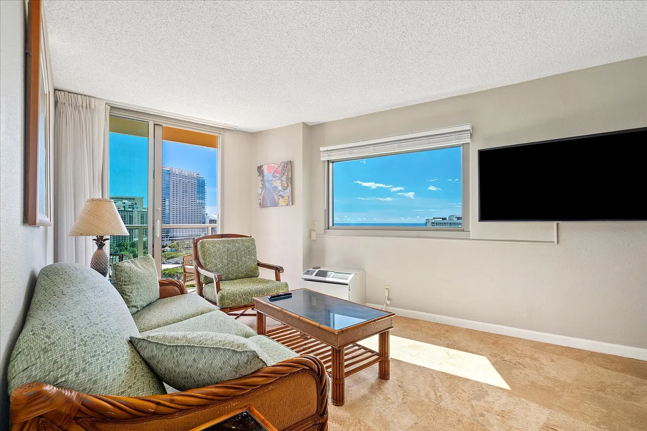 2045 Kalakaua Ave - Photo 5 of 19