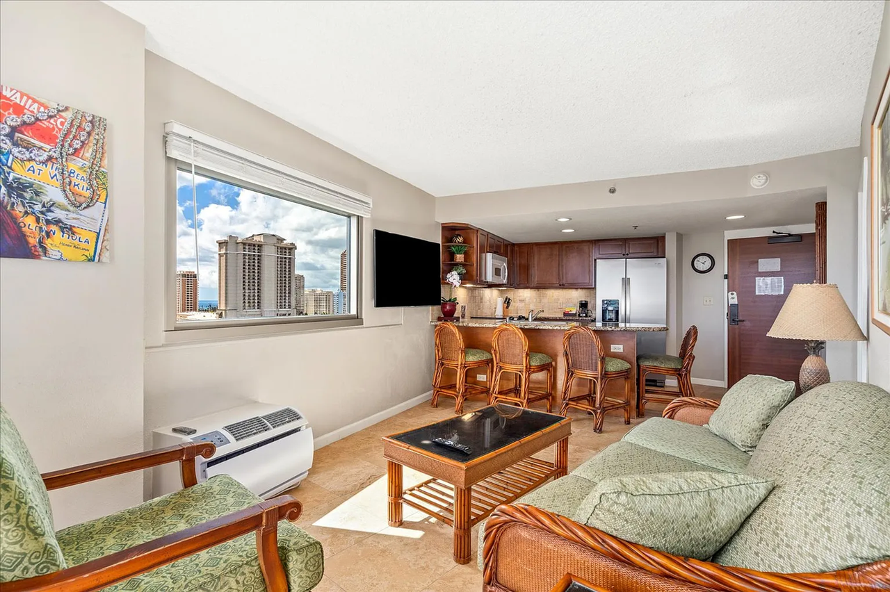 2045 Kalakaua Ave - Photo 6 of 19