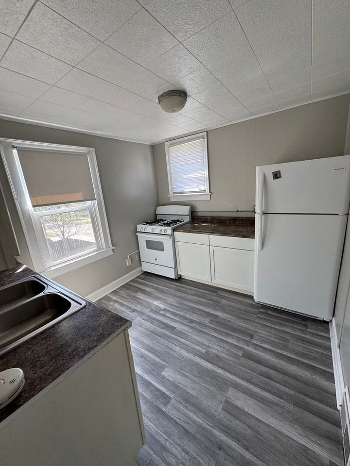 1401 N Court St - Photo 2 of 8