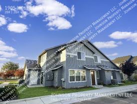 1905 W Bella Ln #4 - Photo 1 of 1