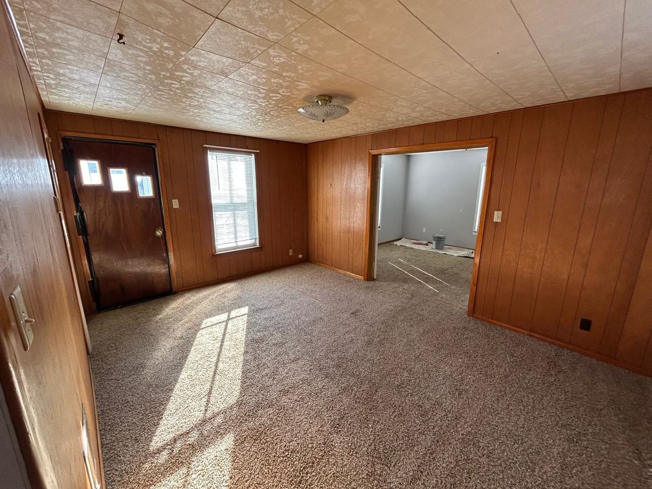 235 8th Ave Nw - Photo 2 of 3