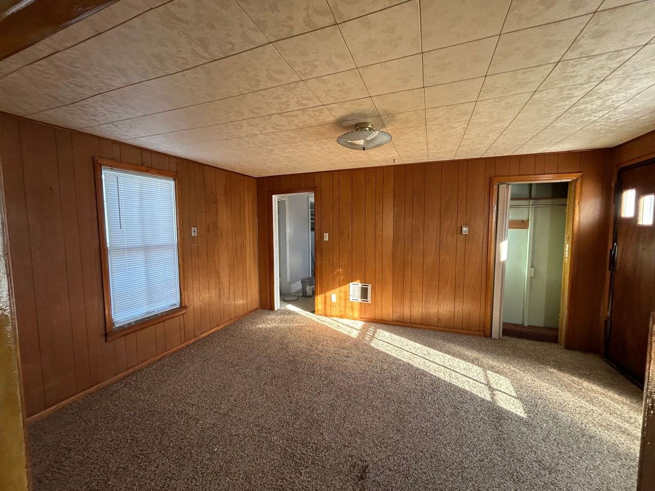 235 8th Ave Nw - Photo 3 of 3