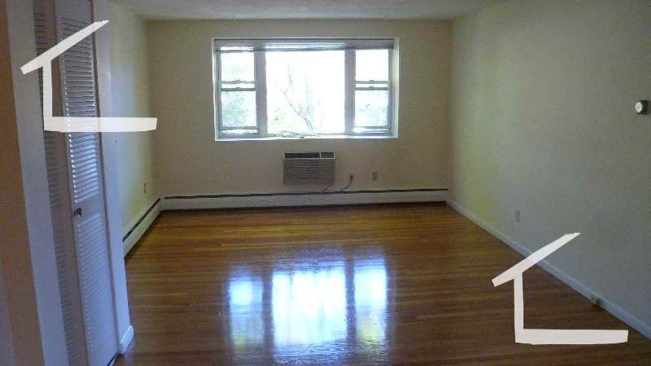 110B Babcock St - Photo 3 of 6