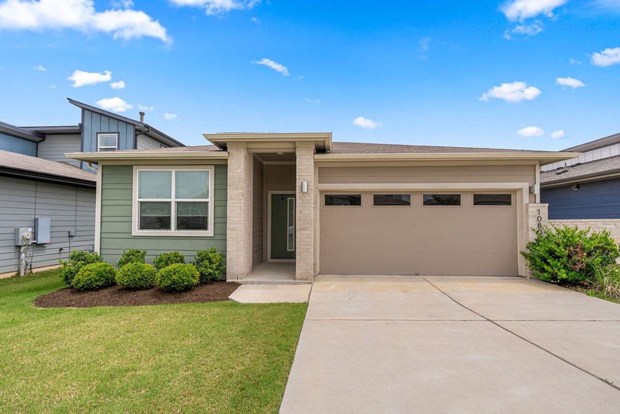 10805 Fulton Ave - Photo 3 of 47