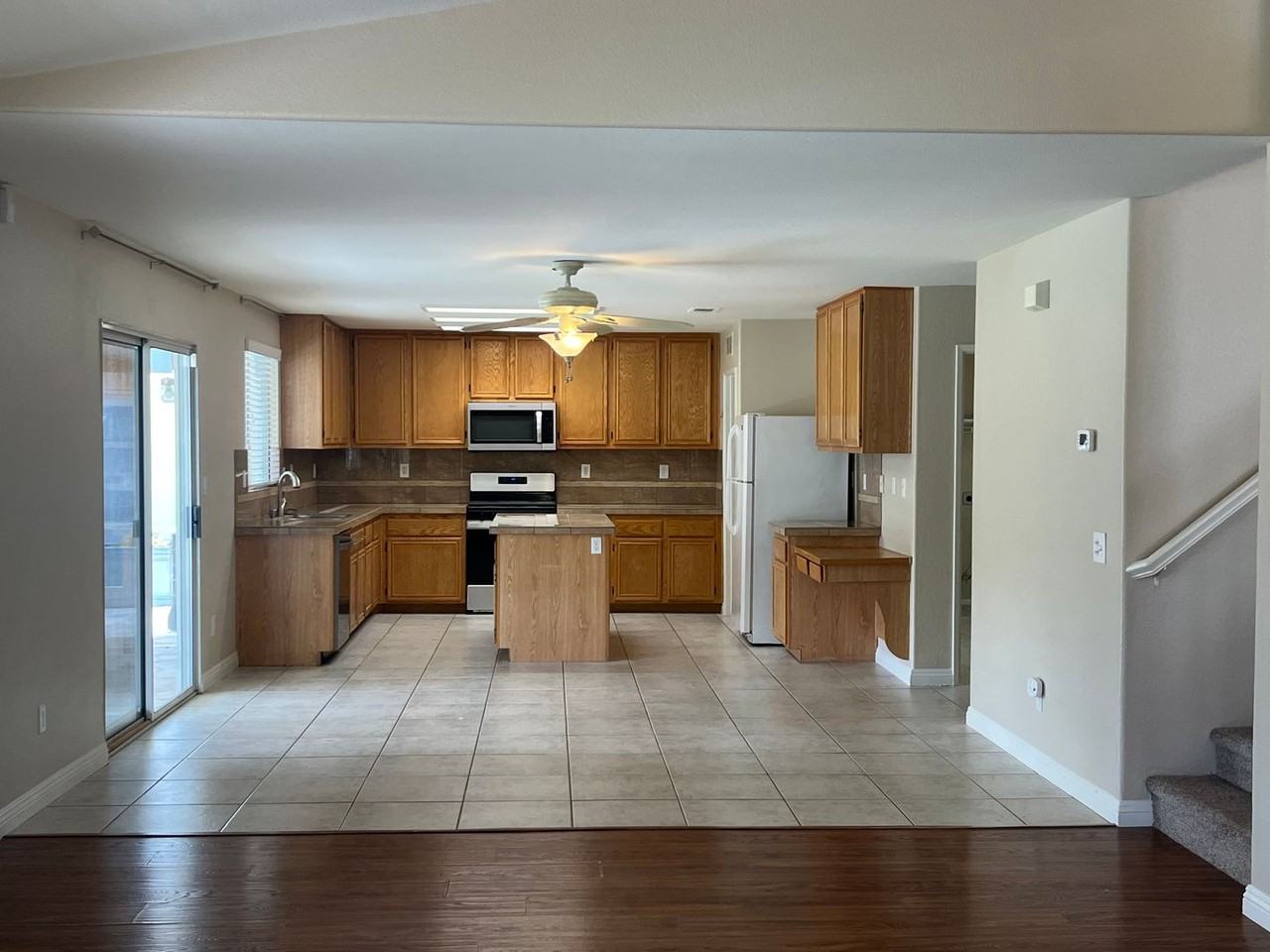 23556 Mountain Breeze Dr - Photo 3 of 19