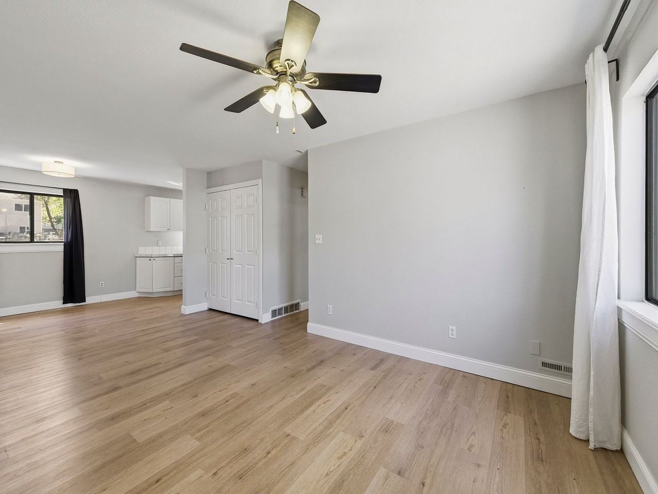 213 Rick Dr - Photo 3 of 19