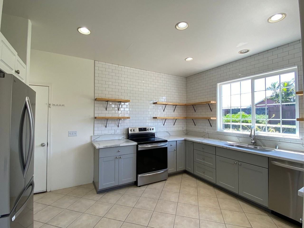 67-1269 Laikealoha St - Photo 5 of 21