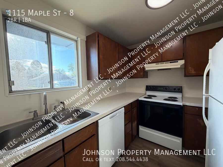 1115 Maple St #8 - Photo 2 of 14