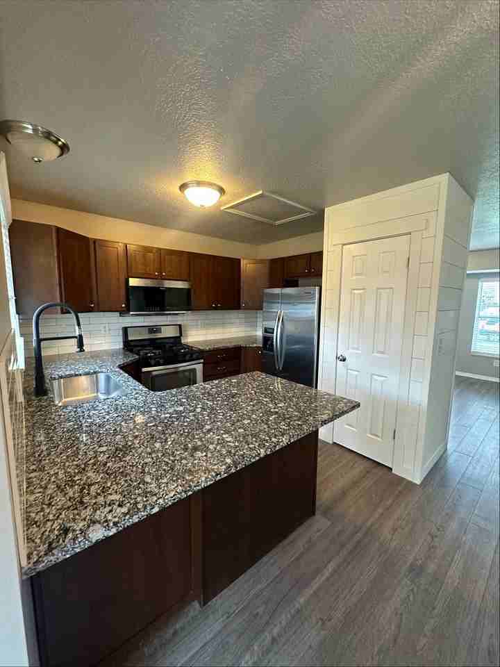 1135 E Meadow Way Dr - Photo 3 of 29