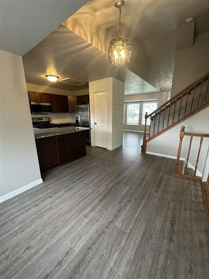 1135 E Meadow Way Dr - Photo 4 of 29